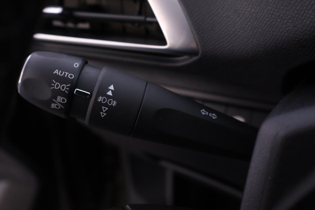 PEUGEOT 3008 2017