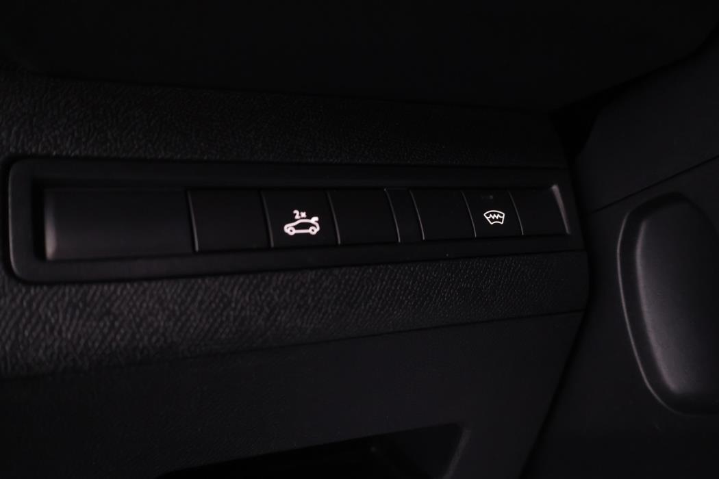 PEUGEOT 3008 2017