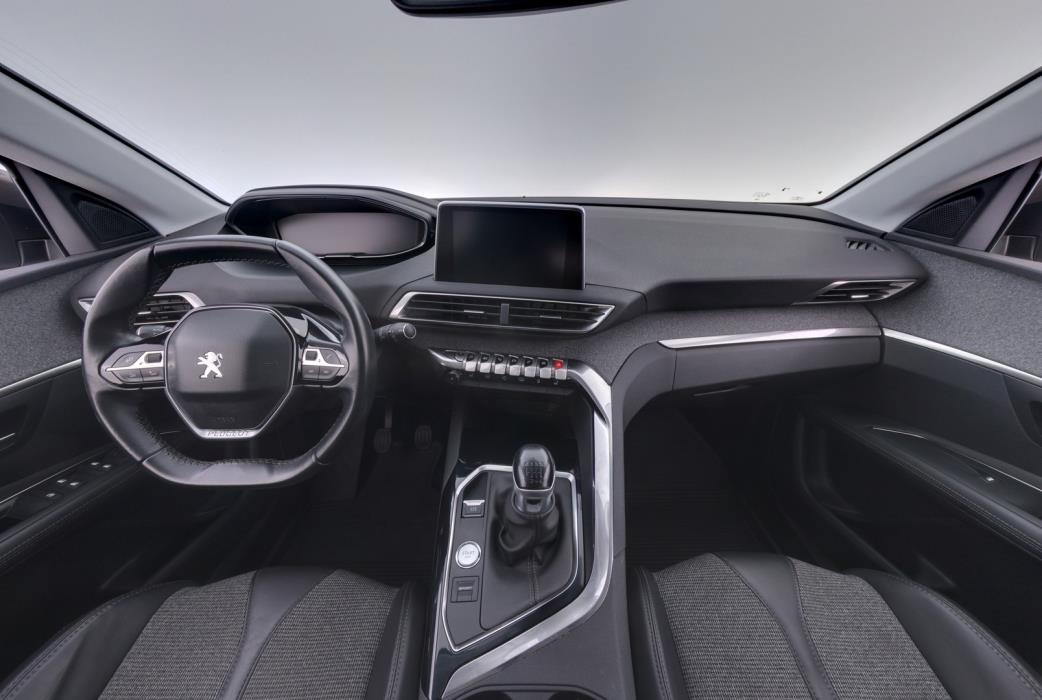 PEUGEOT 3008 2017