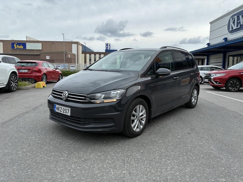 VOLKSWAGEN Touran 2018