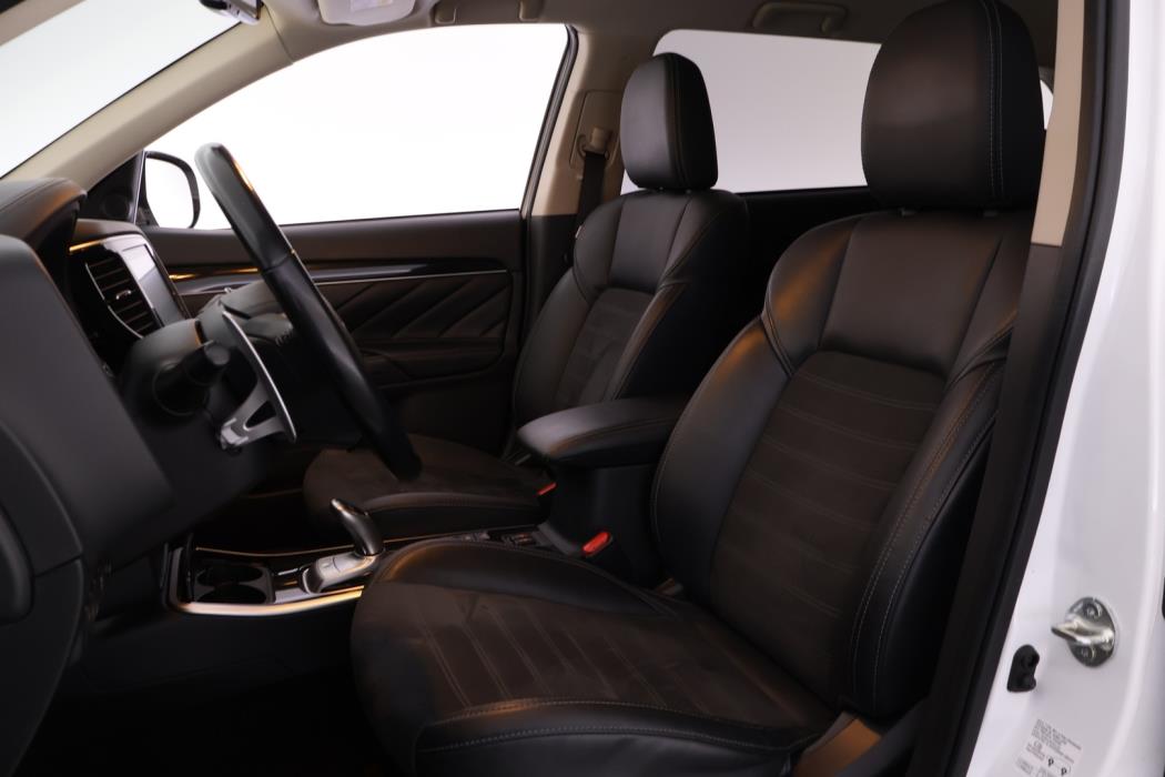 MITSUBISHI Outlander PHEV 2020