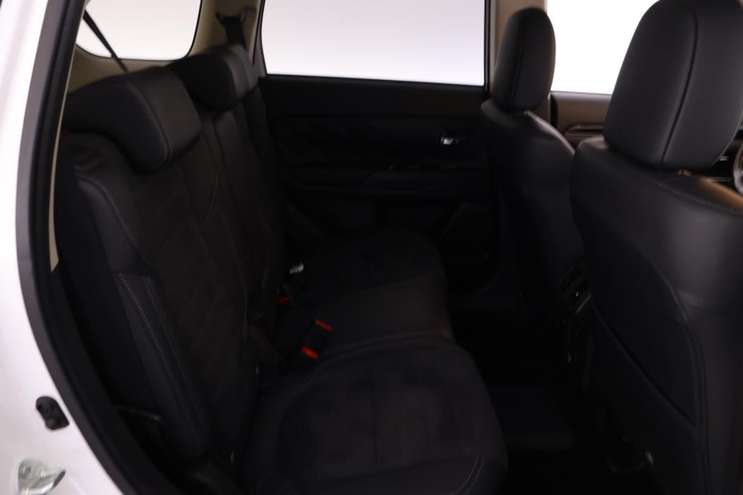 MITSUBISHI Outlander PHEV 2020