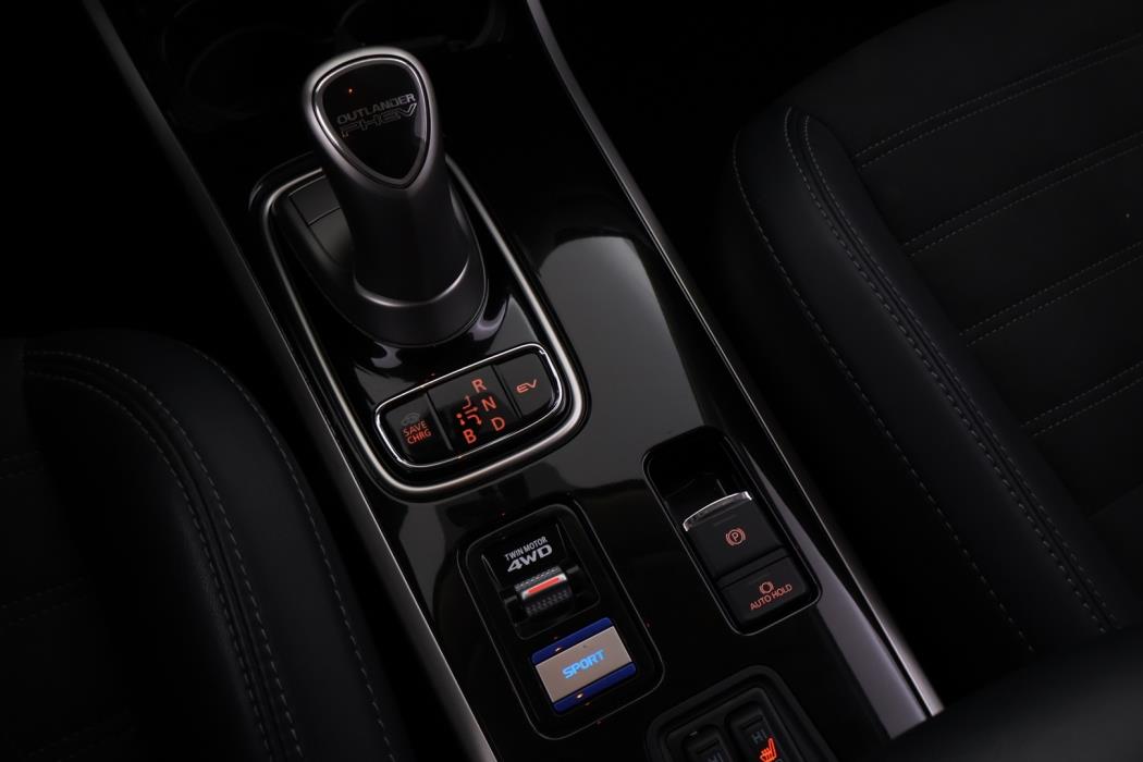 MITSUBISHI Outlander PHEV 2020