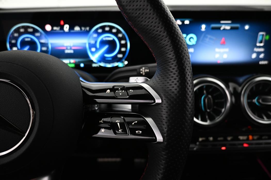 MERCEDES-BENZ EQB 2025