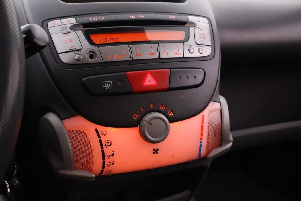 PEUGEOT 107 2006