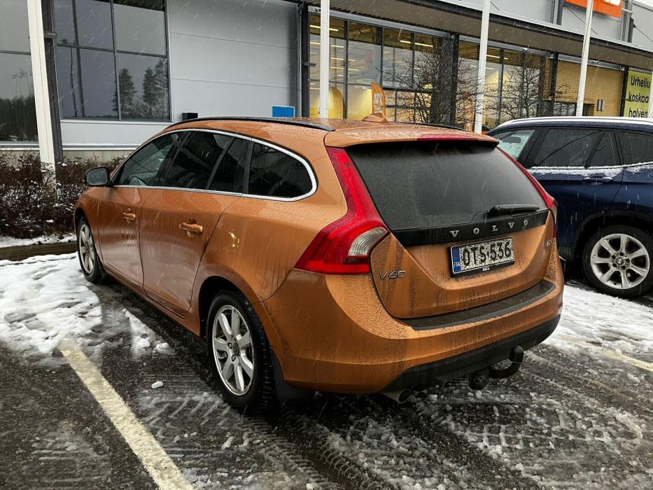 VOLVO V60 2013