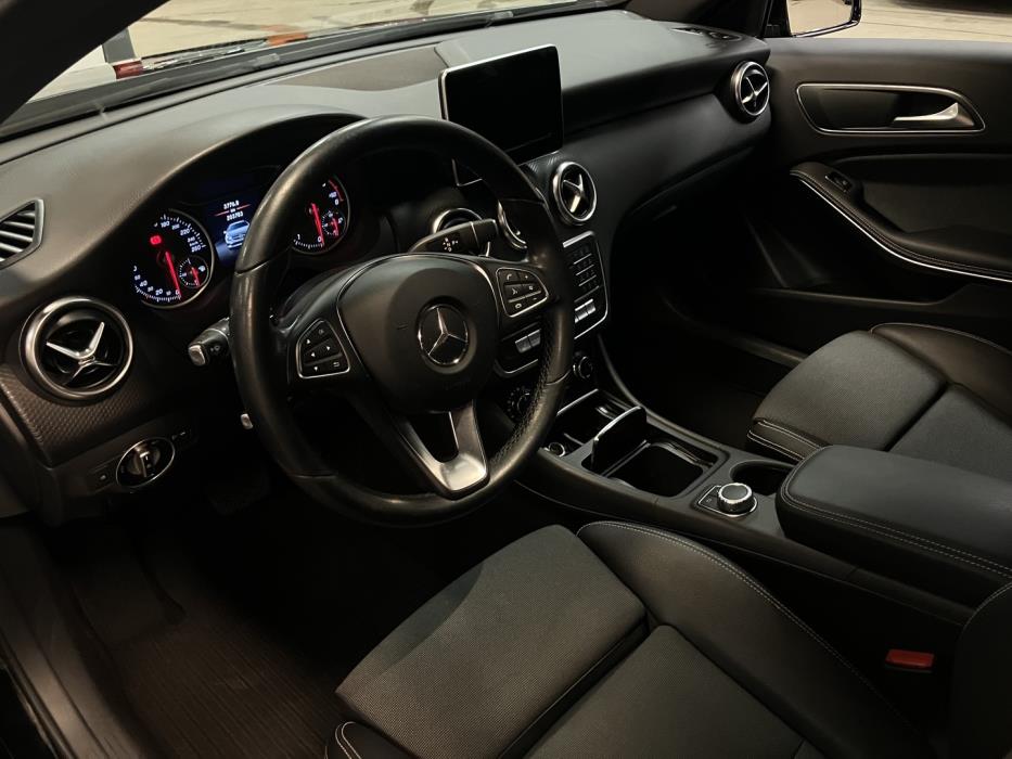 MERCEDES-BENZ A 2018