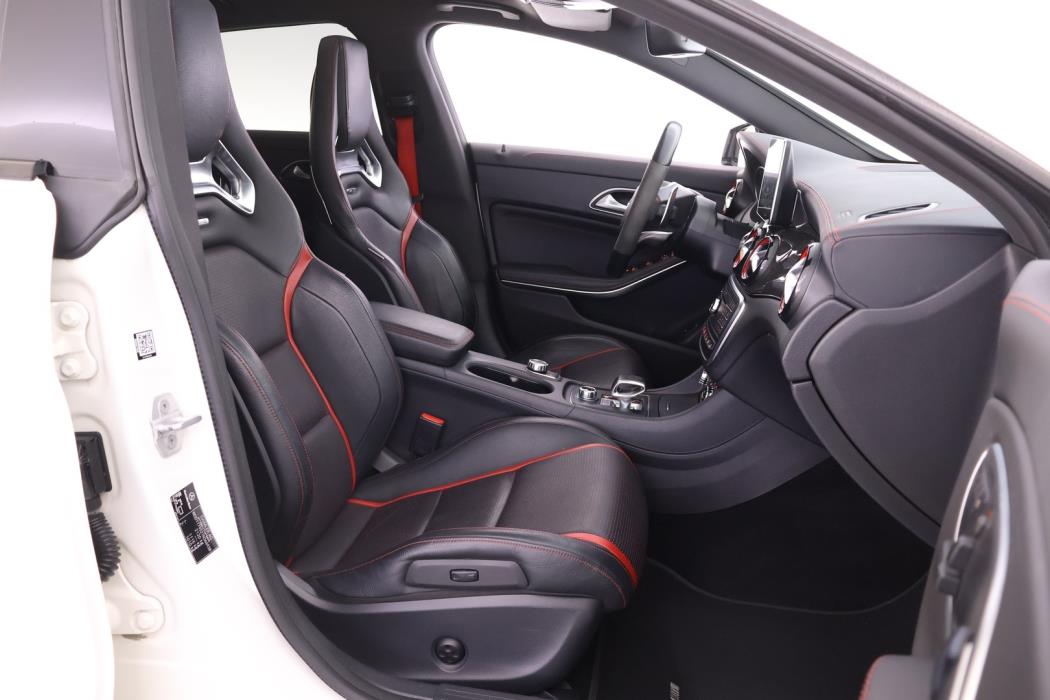 MERCEDES-BENZ CLA 45 AMG 2016