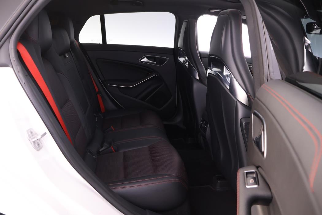 MERCEDES-BENZ CLA 45 AMG 2016