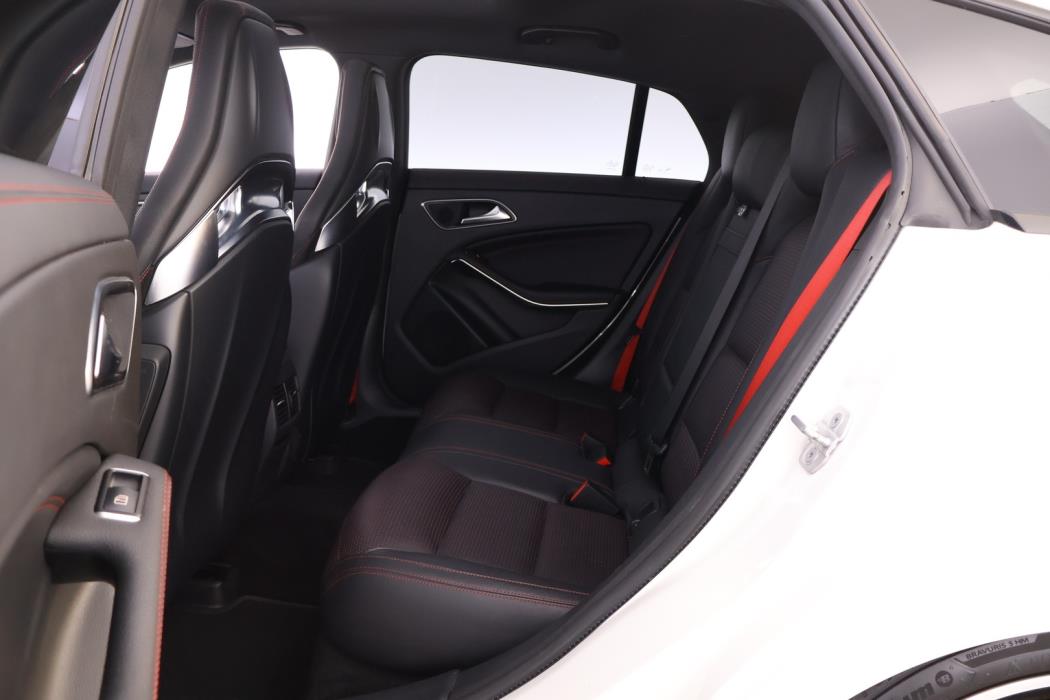 MERCEDES-BENZ CLA 45 AMG 2016