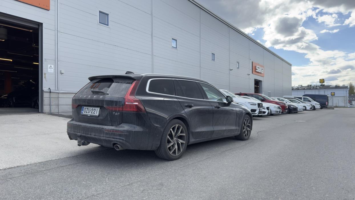 VOLVO V60 2020
