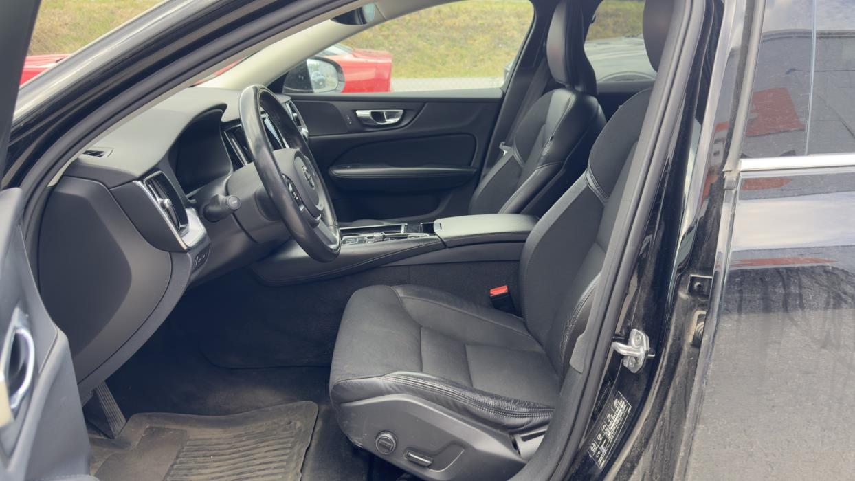 VOLVO V60 2020
