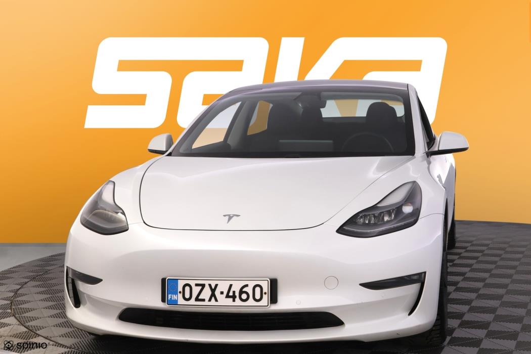 TESLA Model 3 2021