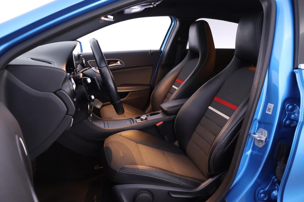 MERCEDES-BENZ A 2013