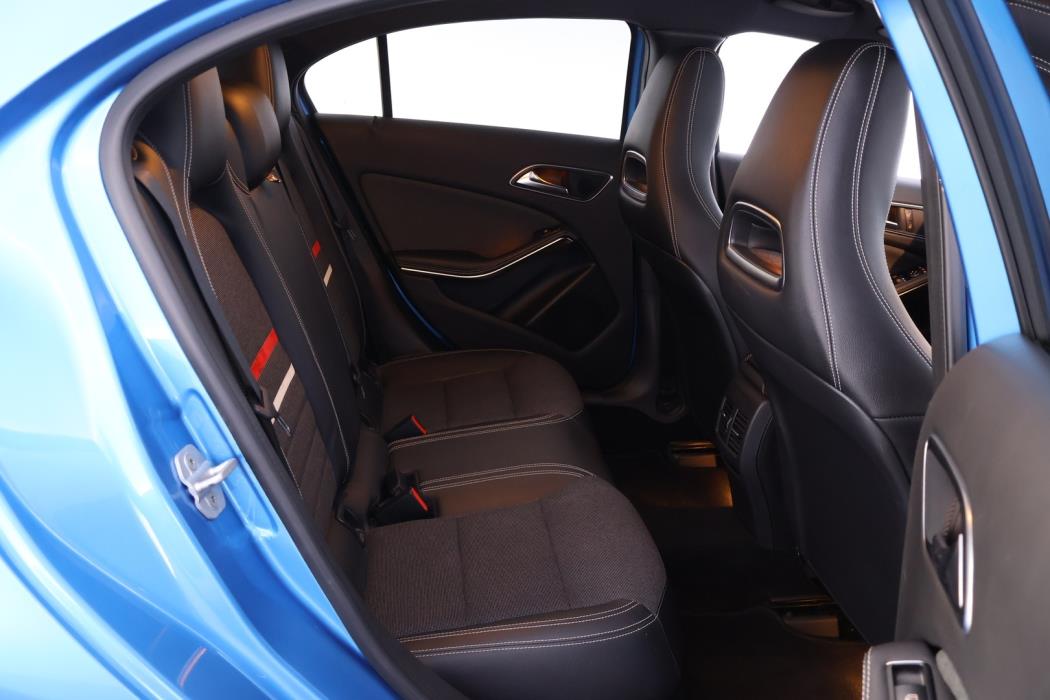 MERCEDES-BENZ A 2013