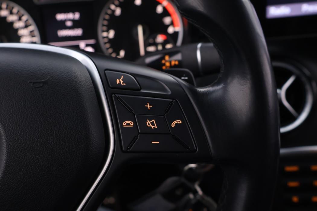 MERCEDES-BENZ A 2013