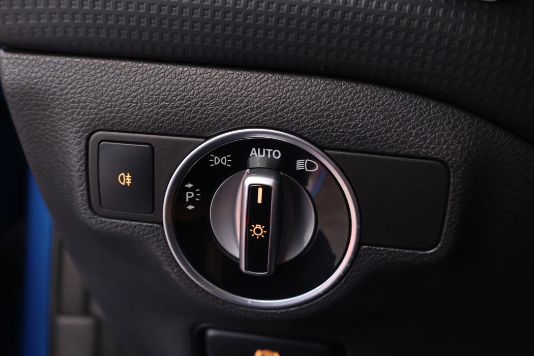 MERCEDES-BENZ A 2013