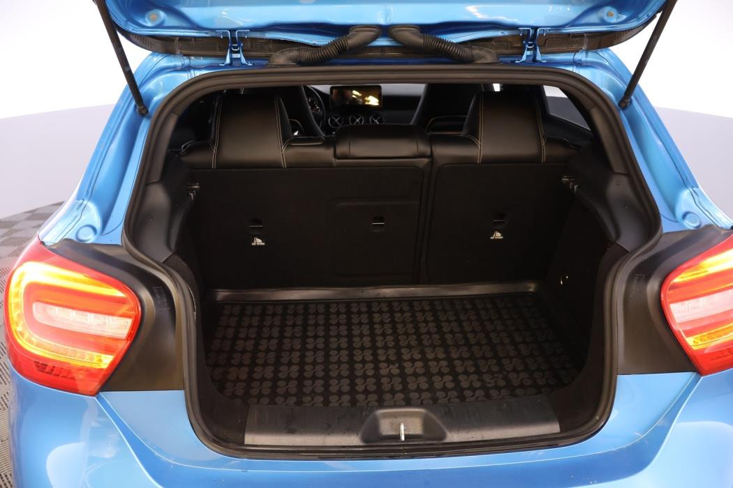 MERCEDES-BENZ A 2013