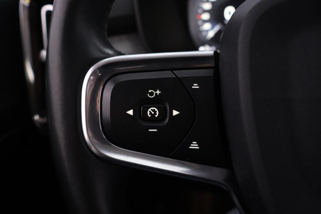 VOLVO XC40 2019