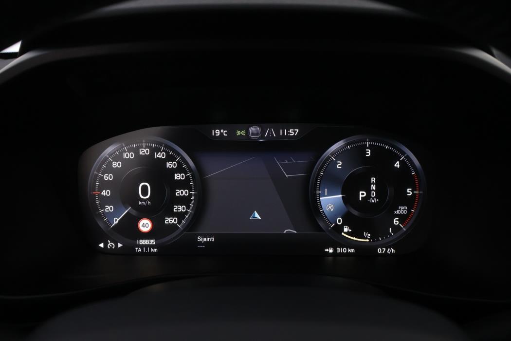 VOLVO XC40 2019