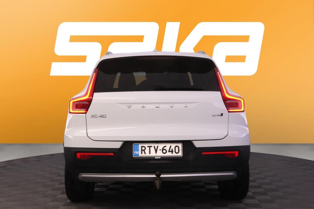 VOLVO XC40 2019