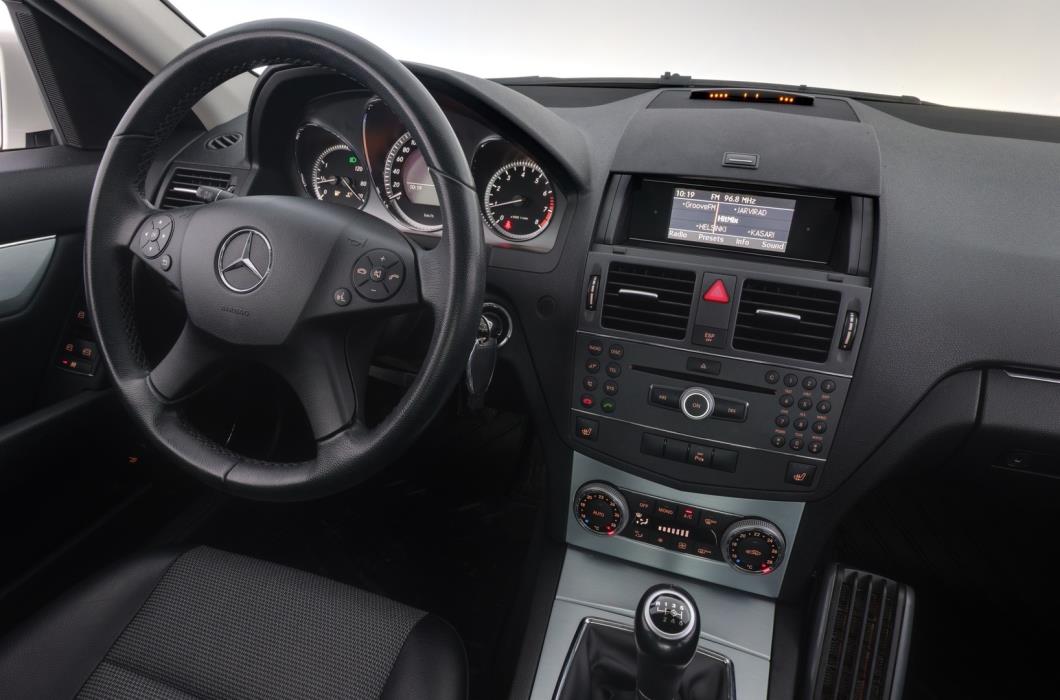 MERCEDES-BENZ C 2010