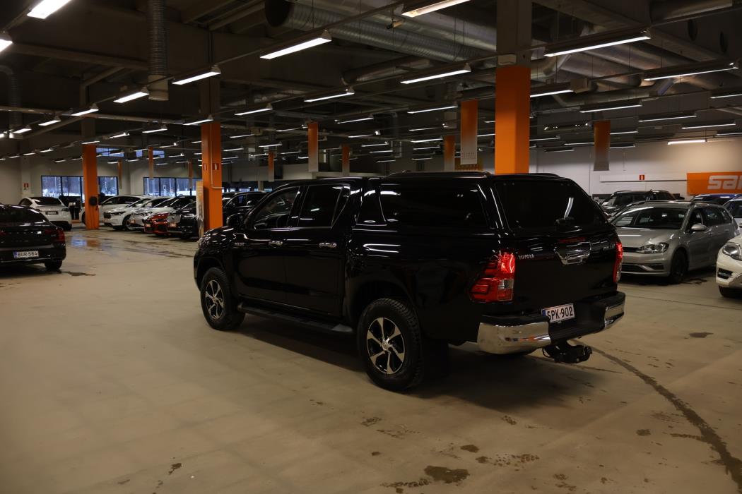 TOYOTA Hilux 2023