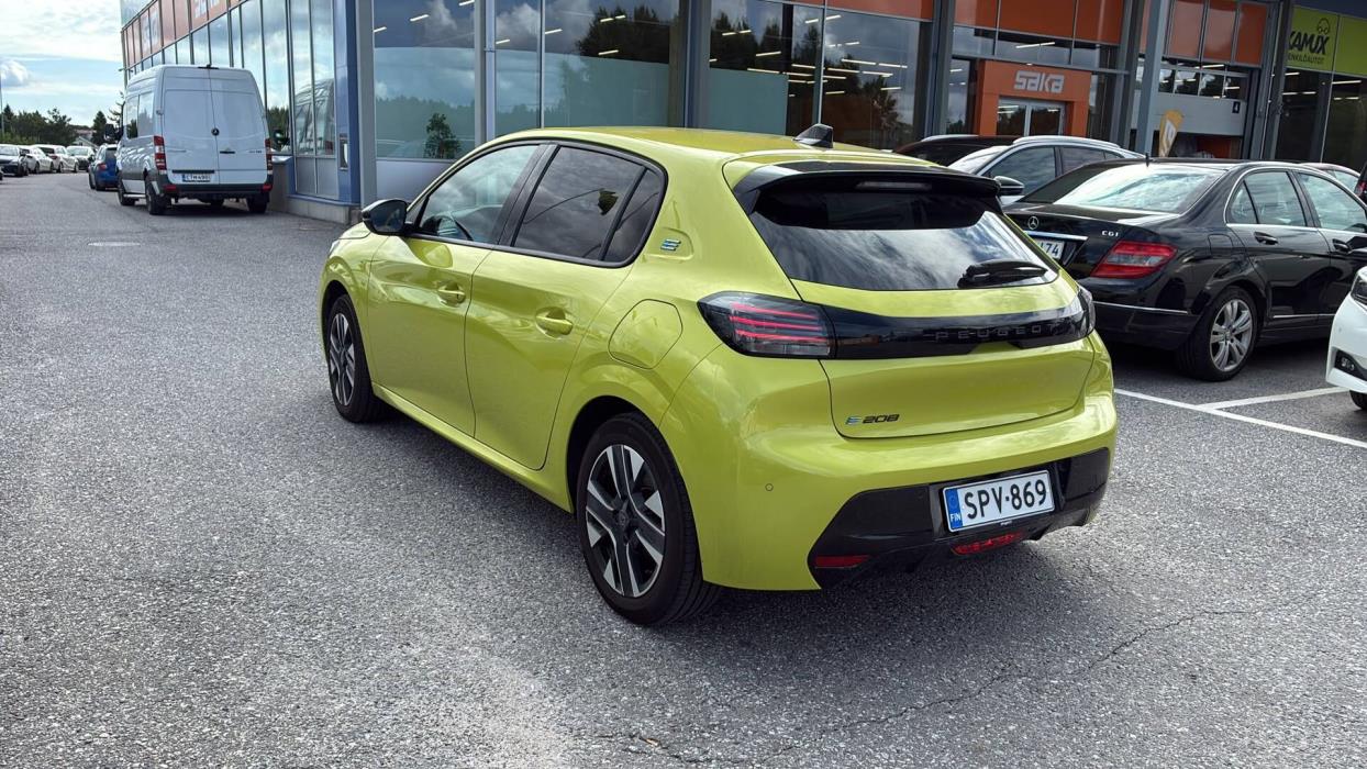 PEUGEOT e-208 2024