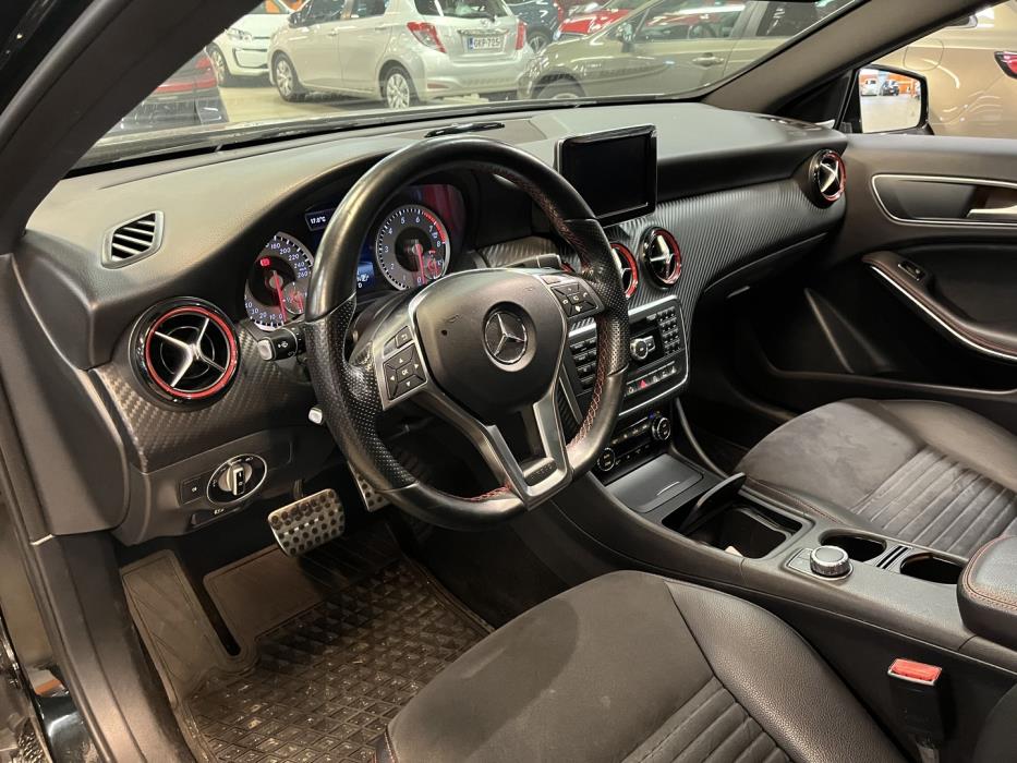 MERCEDES-BENZ A 2015