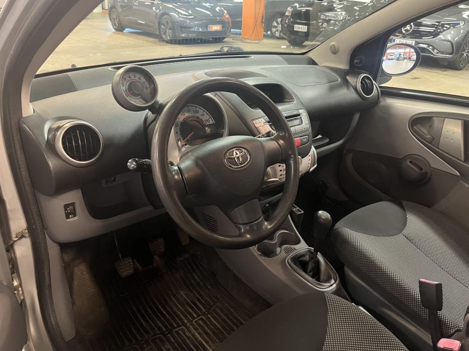 TOYOTA AYGO 2010