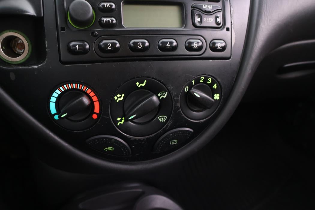 FORD Focus 2000