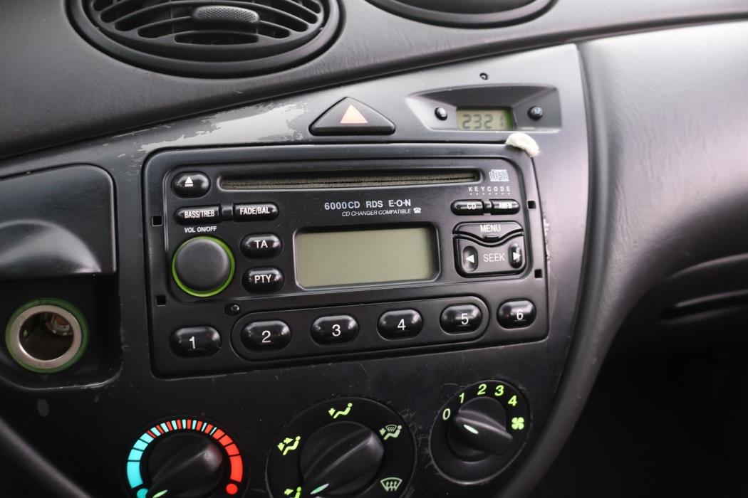 FORD Focus 2000