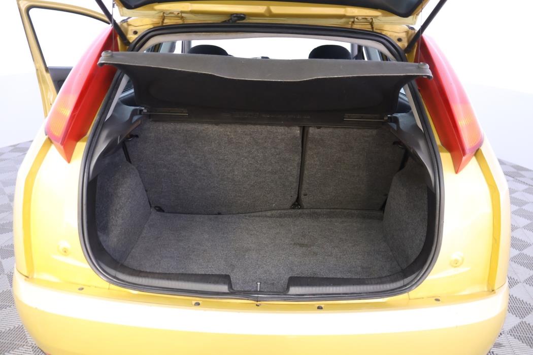 FORD Focus 2000