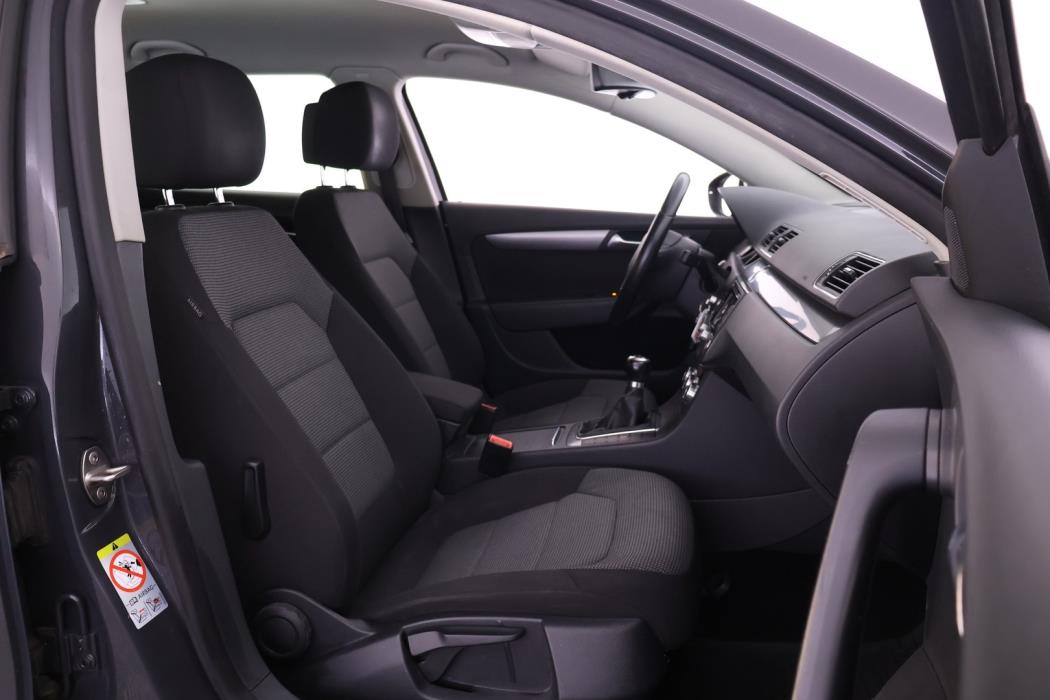 VOLKSWAGEN Passat 2012