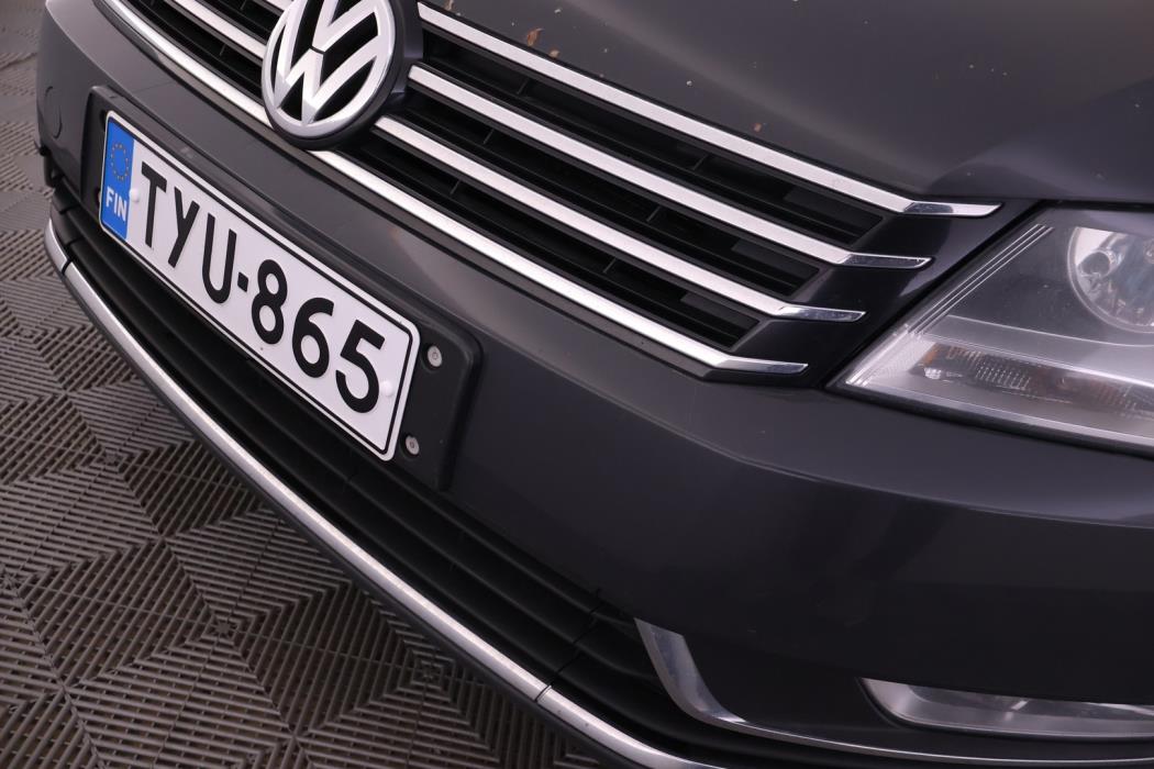 VOLKSWAGEN Passat 2012