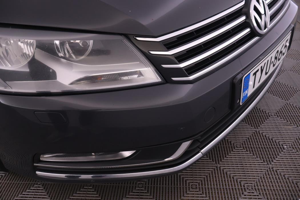 VOLKSWAGEN Passat 2012