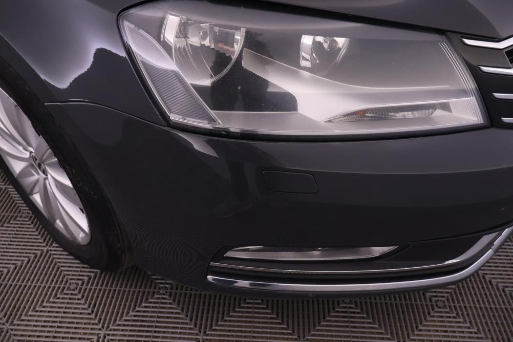 VOLKSWAGEN Passat 2012