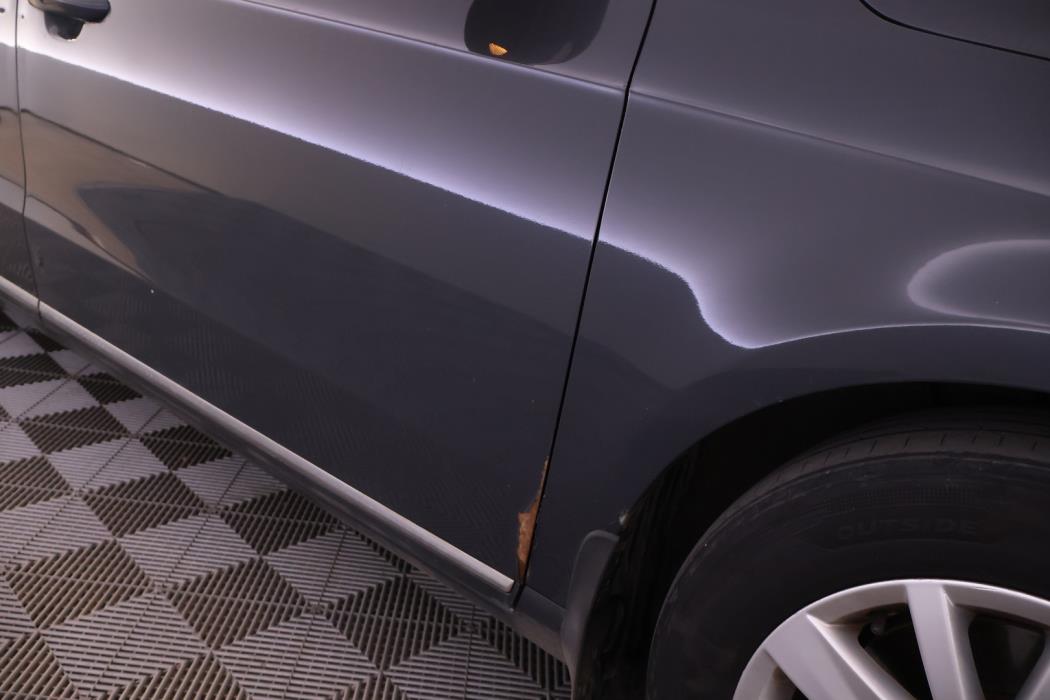 VOLKSWAGEN Passat 2012