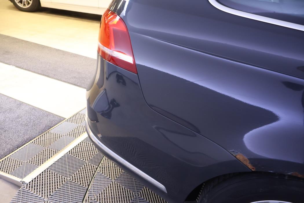 VOLKSWAGEN Passat 2012
