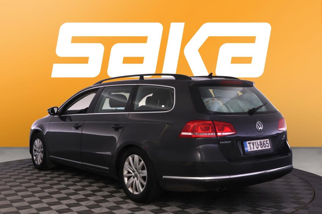 VOLKSWAGEN Passat 2012