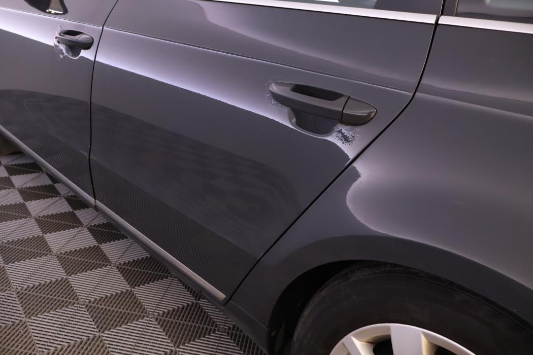 VOLKSWAGEN Passat 2012