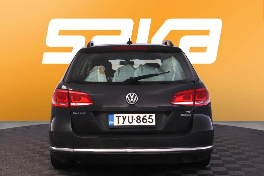 VOLKSWAGEN Passat 2012