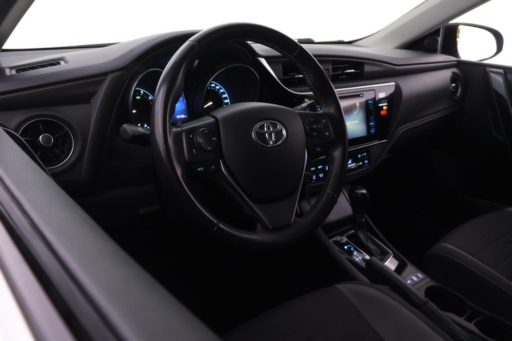 TOYOTA Auris 2016