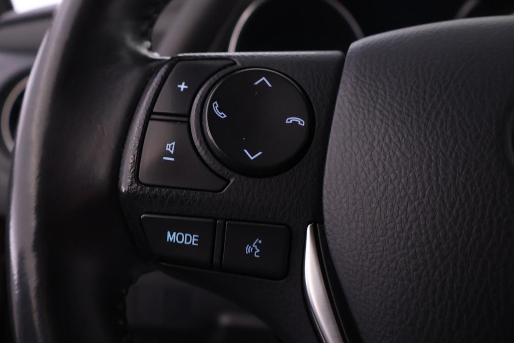 TOYOTA Auris 2016