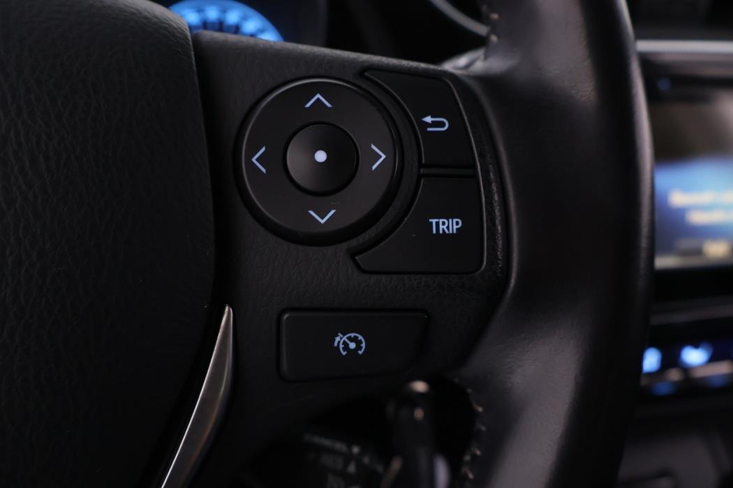 TOYOTA Auris 2016