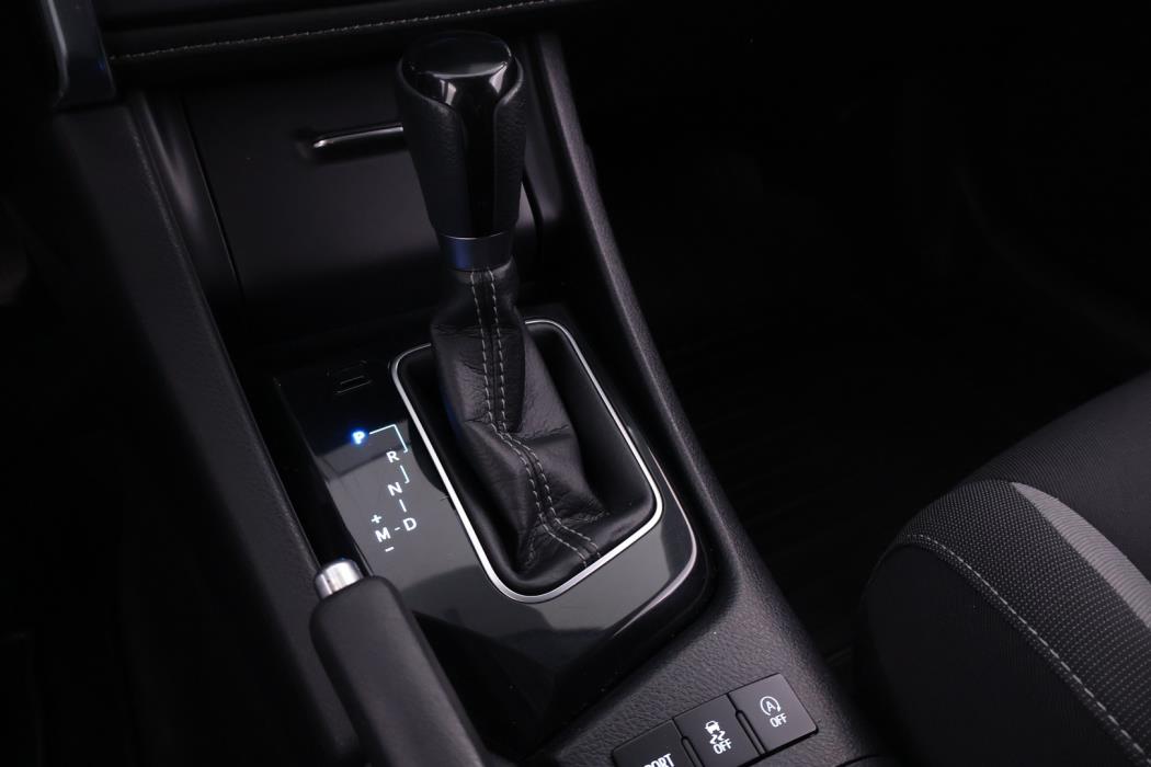 TOYOTA Auris 2016