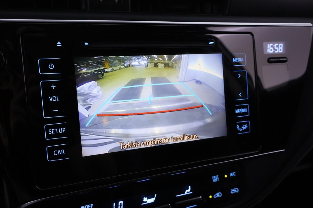 TOYOTA Auris 2016