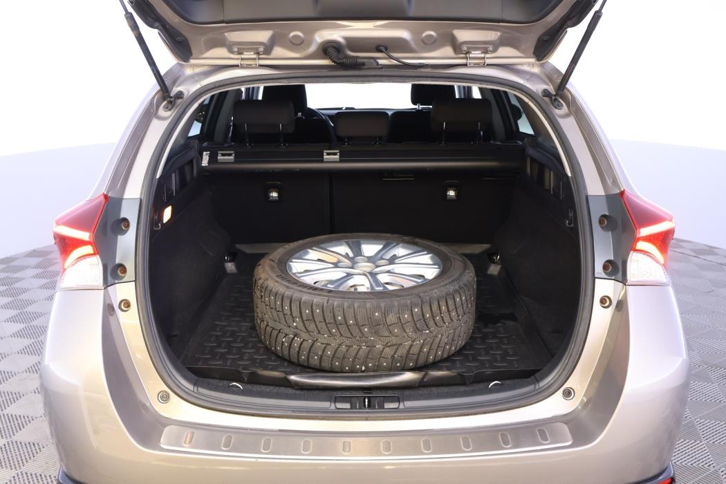 TOYOTA Auris 2016