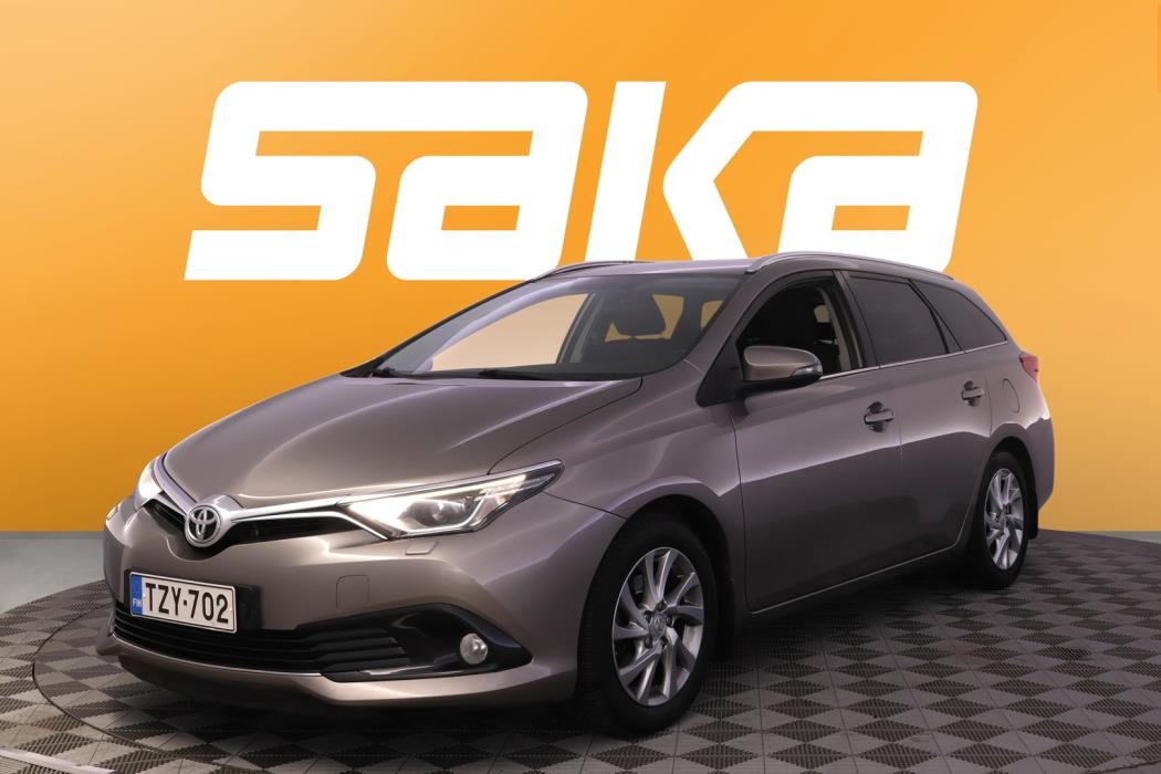 TOYOTA Auris 2016