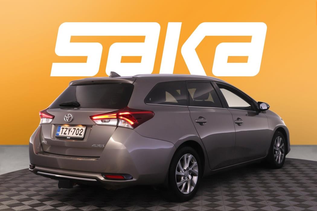 TOYOTA Auris 2016